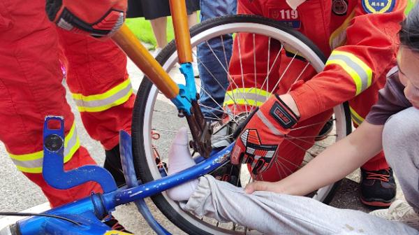 卡手、卡脚......那些把熊孩子“坑”惨的卡卡角角