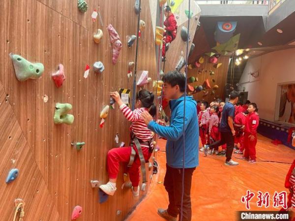上海:学生体质健康水平持续下降教育部门学校负责人将被约谈 上海:学生体质健康水平持续下降教育部门学校负责人将被约谈