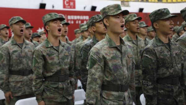 开学！授衔！“这也太燃了吧……”