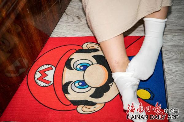 感动全网的海南“折翼女孩”,上学了! 感动全网的海南“折翼女孩”,上学了!