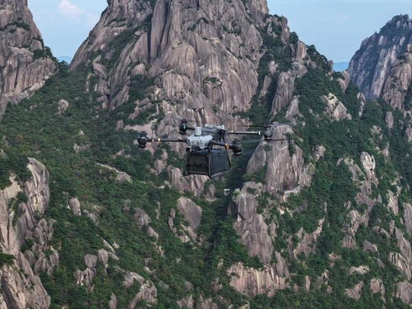 黄山景区：无人机送水上山了！