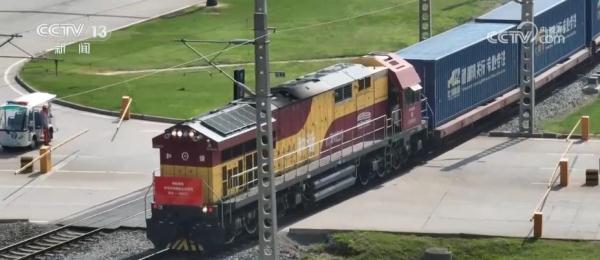 “长安”续写新传奇 中欧班列“长安号”开行量、货运量稳居全国第一