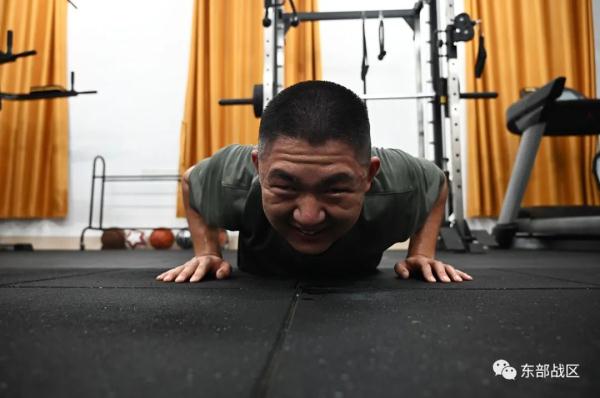 这个上等兵,是硕士研究生! 这个上等兵,是硕士研究生!