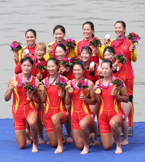 杭州亚运会丨中国队夺得赛艇女子四人单桨无舵手冠军