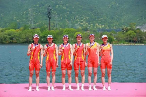 这双冠军的手,让人心疼! 这双冠军的手,让人心疼!