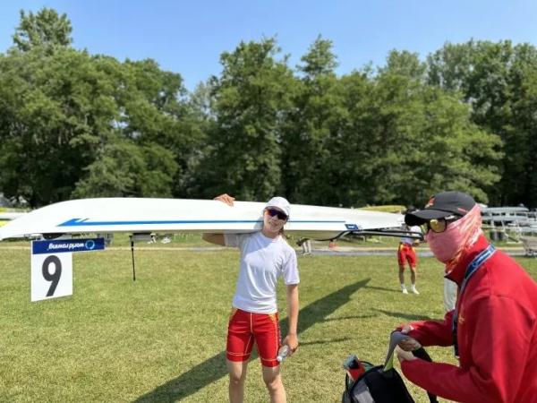 这双冠军的手,让人心疼! 这双冠军的手,让人心疼!