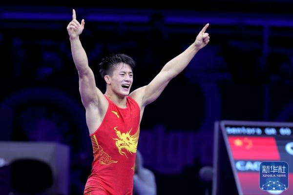 摔跤世锦赛丨曹利国获男子古典式摔跤60公斤级季军