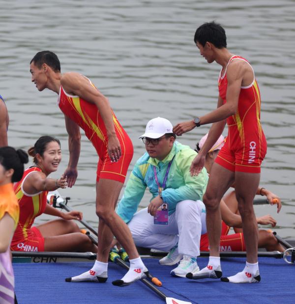 杭州亚运会丨范俊杰/孙满夺得赛艇男子轻量级双人双桨冠军
