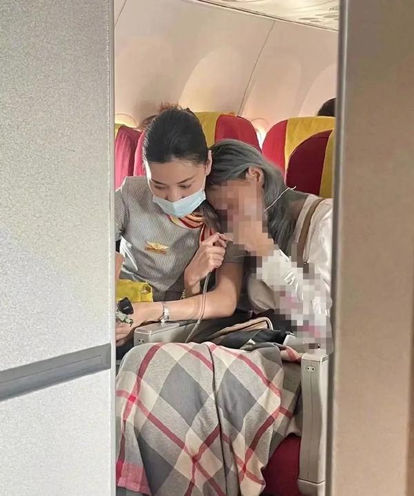 8L9947航班，紧急备降！