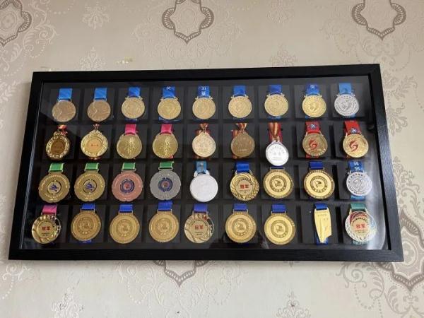 这双冠军的手,让人心疼! 这双冠军的手,让人心疼!