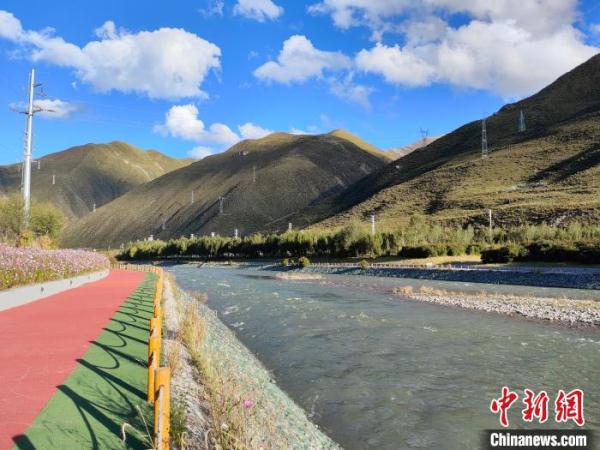 守好“中华水塔” 探访青藏高原上的“马背河长”