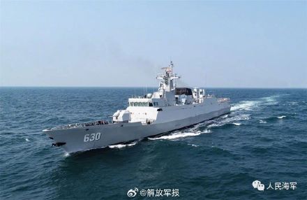 中国海军救助1名菲律宾受伤渔民 中国海军救助1名菲律宾受伤渔民