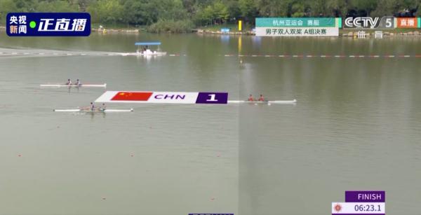 这是夺首金那个姑娘的手！还有这波刷屏……