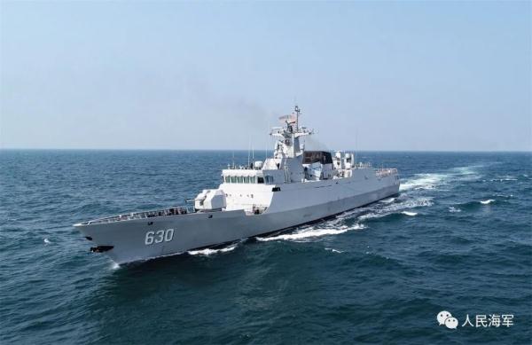 仁爱礁附近海域，中国海军救助菲渔民