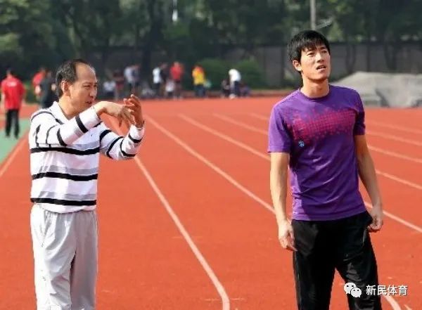 这个秘密，他瞒了大半个月