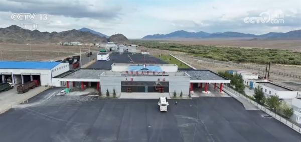 新疆塔克什肯口岸出入境能源车辆和进出口量创新高 新疆塔克什肯口岸出入境能源车辆和进出口量创新高