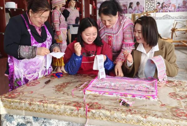 贵州毕节:绣出幸福生活 贵州毕节:绣出幸福生活