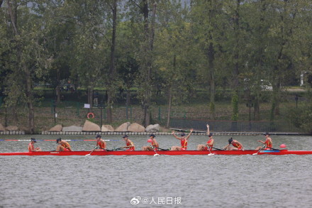 祝贺！中国赛艇队11金2银收官