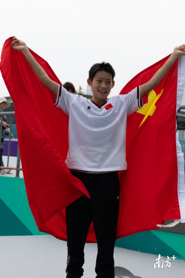 广东15岁滑板少年摘金！