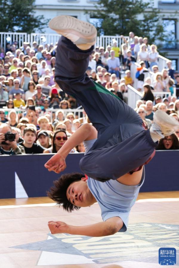 亓翔宇获霹雳舞世锦赛男子组第四名 亓翔宇获霹雳舞世锦赛男子组第四名