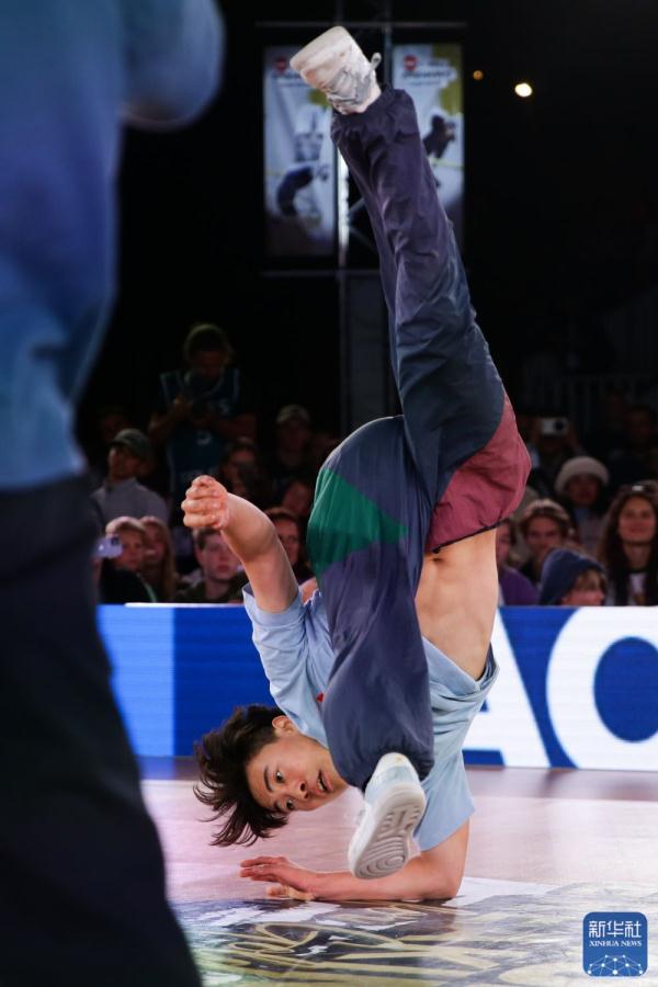 亓翔宇获霹雳舞世锦赛男子组第四名 亓翔宇获霹雳舞世锦赛男子组第四名