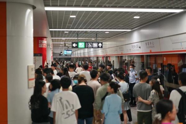 这两天可能破200万!天津地铁表示—— 这两天可能破200万!天津地铁表示——