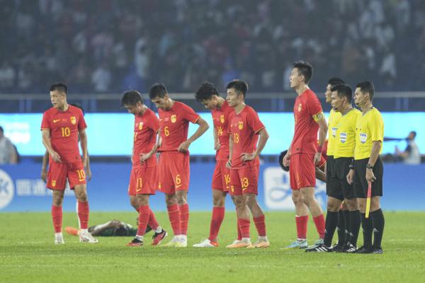 杭州亚运会｜男子足球小组赛：中国队平孟加拉国队