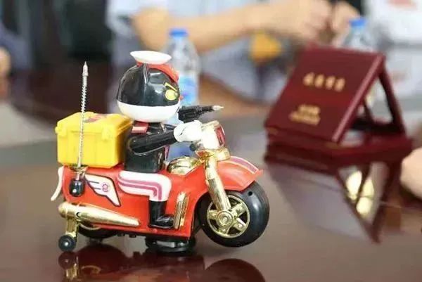 “晚1分钟就没救”的小男孩，成了博士