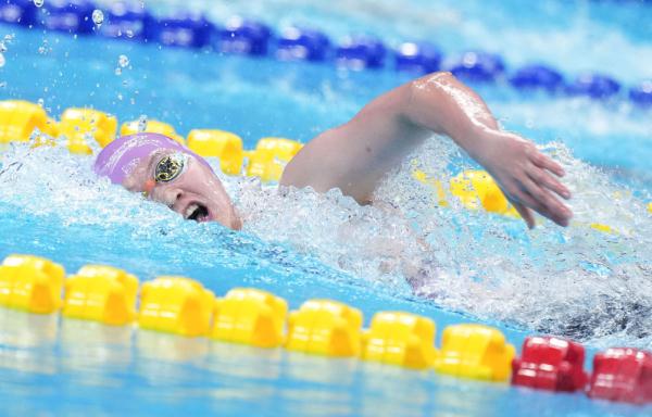 杭州亚运会｜中国香港选手何诗蓓女子200米自由泳夺冠 李冰洁摘银