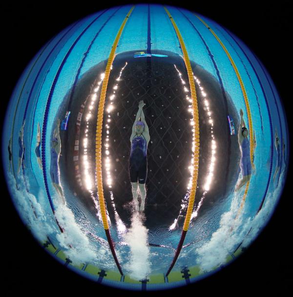 杭州亚运会｜中国香港选手何诗蓓女子200米自由泳夺冠 李冰洁摘银