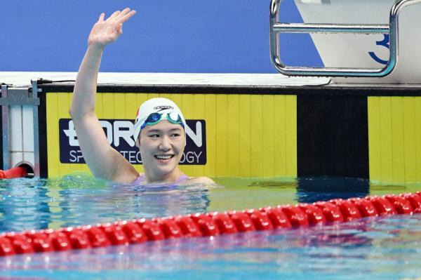 余依婷、叶诗文分获杭州亚运会女子200米个人混合泳冠亚军