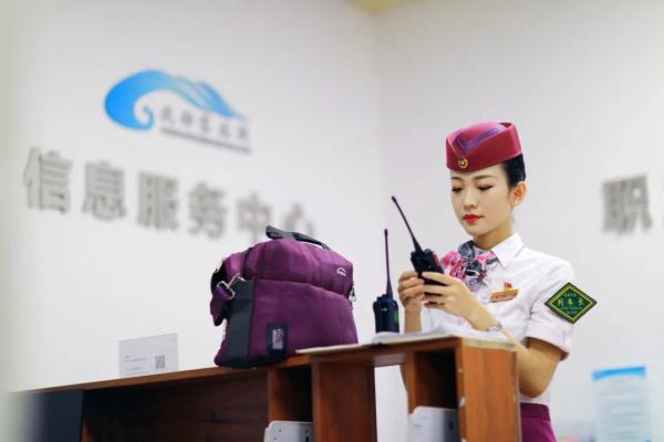 动车组乘务员，出乘前都在忙什么？