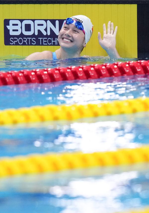 杭州亚运会｜中国香港选手何诗蓓女子200米自由泳夺冠 李冰洁摘银