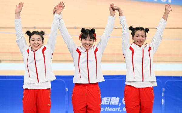 杭州亚运会 | 场地自行车女子团体竞速赛：中国队破亚洲纪录夺冠