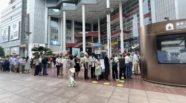 太火爆！最低20元起，南京路上又排长队，有人凌晨2点赶来上海抢购！