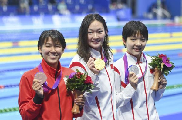 杭州亚运会 | 中国选手包揽女子400米自由泳冠亚军