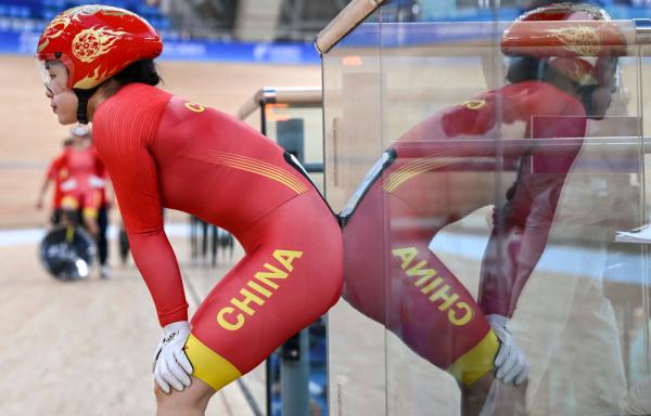杭州亚运会 | 场地自行车女子团体竞速赛：中国队破亚洲纪录夺冠