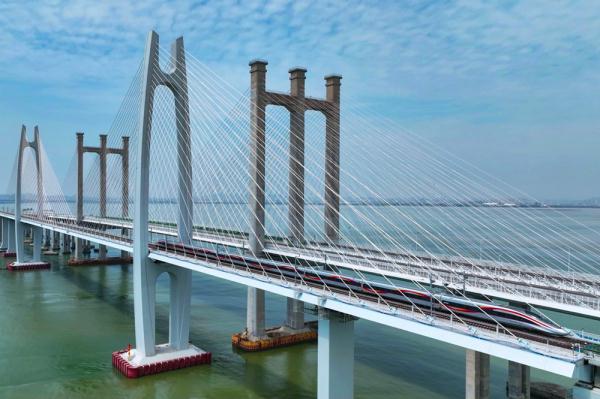 “坐着高铁看大海”将成现实 我国首条设计时速350公里跨海高铁28日开通运营