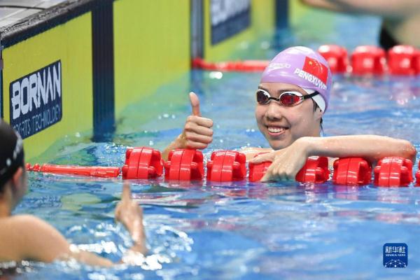 游泳——女子200米仰泳决赛：中国选手彭旭玮夺冠