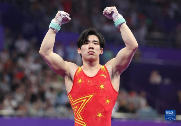 竞技体操——男子全能决赛：中国选手张博恒夺冠