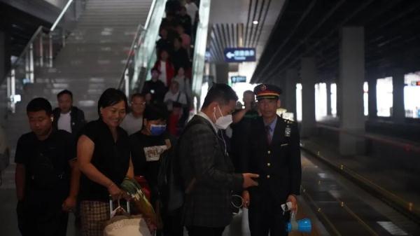 加开临客列车、开行夜间高铁……郑州铁路黄金周运输今日开始 加开临客列车、开行夜间高铁……郑州铁路黄金周运输今日开始