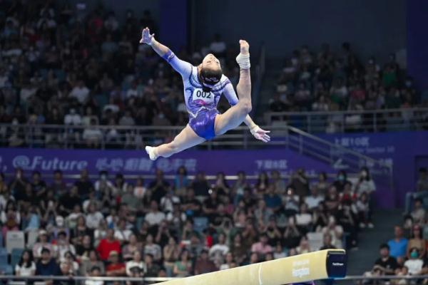 刚刚，江苏17岁姑娘创造历史！