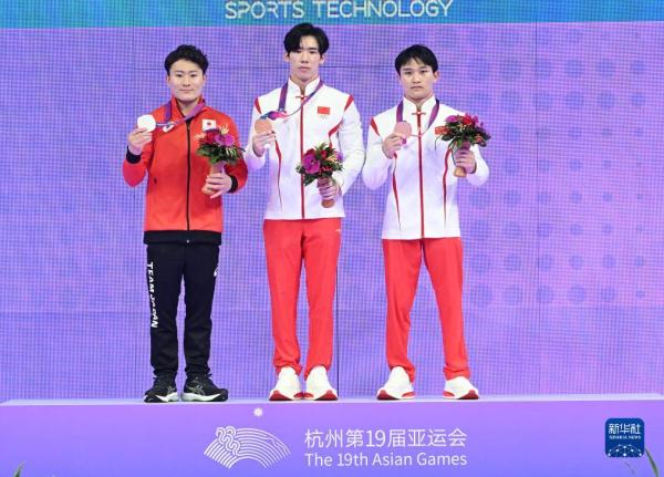 竞技体操——男子全能决赛：中国选手张博恒夺冠