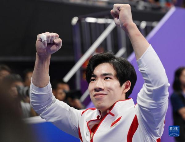 竞技体操——男子全能决赛：中国选手张博恒夺冠