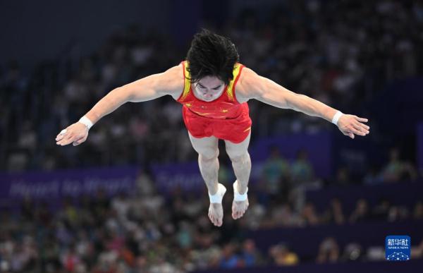 竞技体操——男子全能决赛：中国选手张博恒夺冠