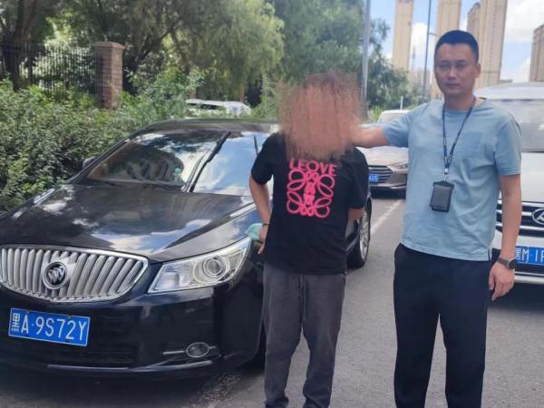 松北一居民家中4箱茅台酒不翼而飞，价值7万余元！嫌疑人竟然是……