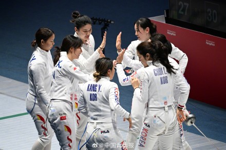 击剑团体赛男花摘银女重夺铜 击剑团体赛男花摘银女重夺铜