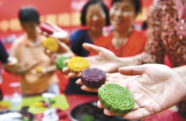 一个月饼的热量超过正餐？怎样吃月饼不易长胖？教你家里做月饼