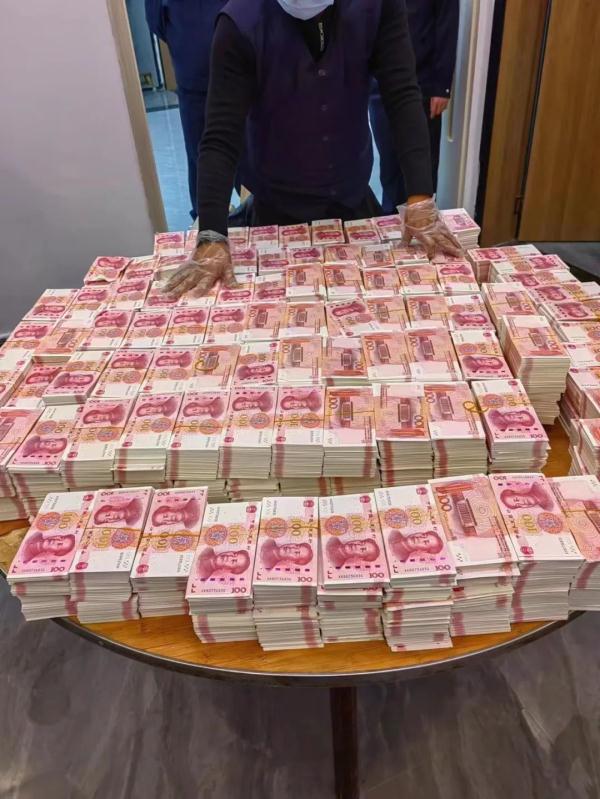 为找假币把面包车都拆了，长春警方破纪录了……