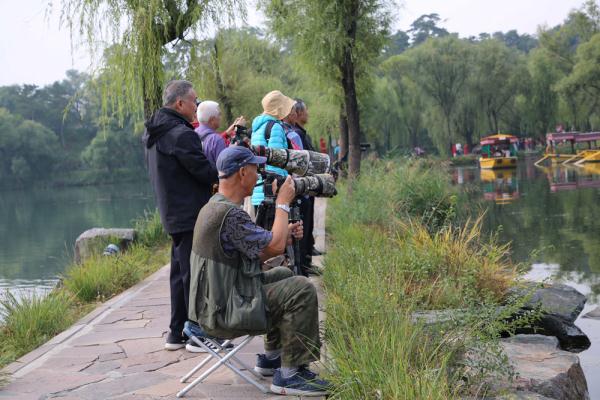 河北承德：避暑山庄美景引游人